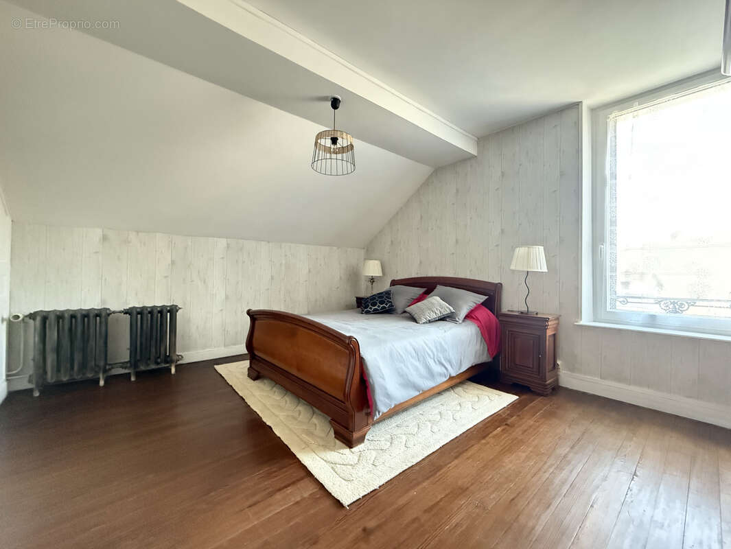 Maison à CONTREXEVILLE