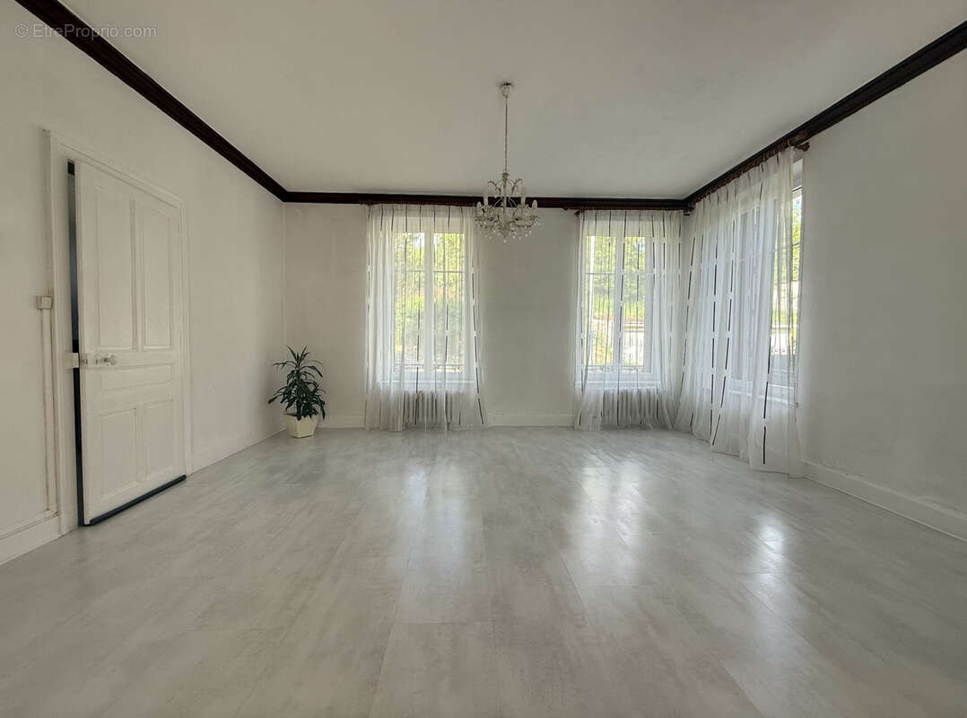 Maison à CONTREXEVILLE