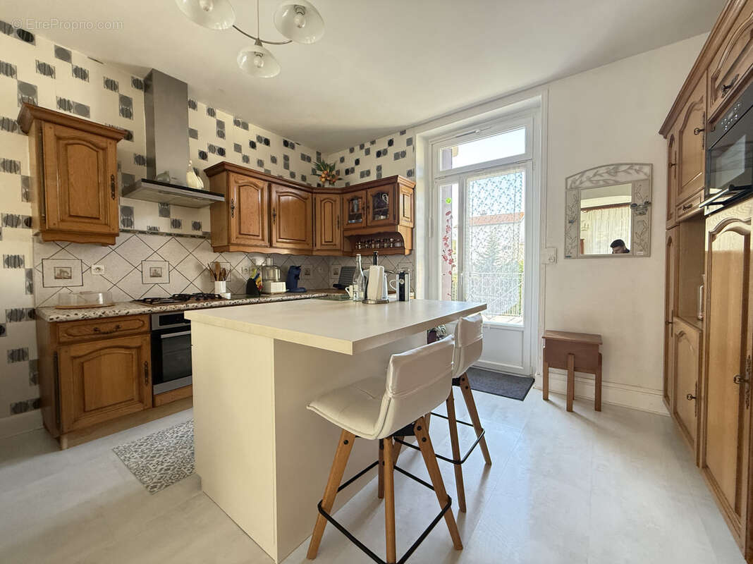 Maison à CONTREXEVILLE