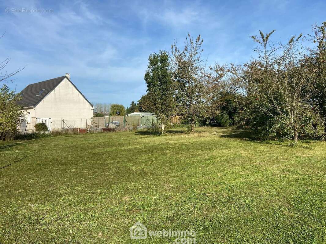 Vous bénéficiez d'une façade de 25métres - Terrain à MESBRECOURT-RICHECOURT