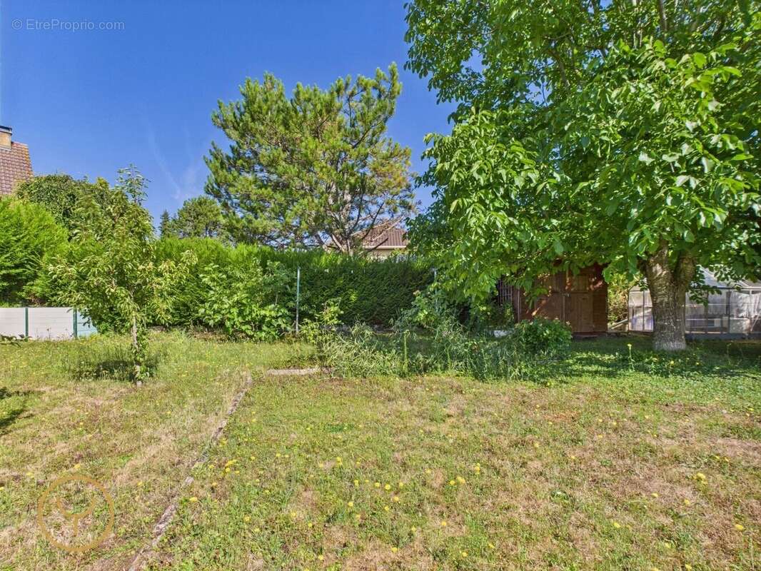 Maison à SAINT-POUANGE