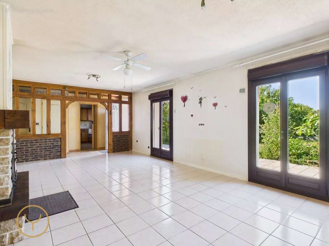 Maison à SAINT-POUANGE