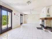 Maison à SAINT-POUANGE