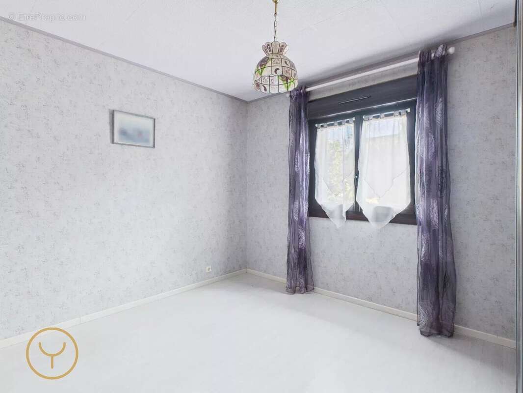 Maison à SAINT-POUANGE