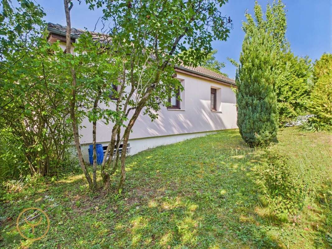 Maison à SAINT-POUANGE