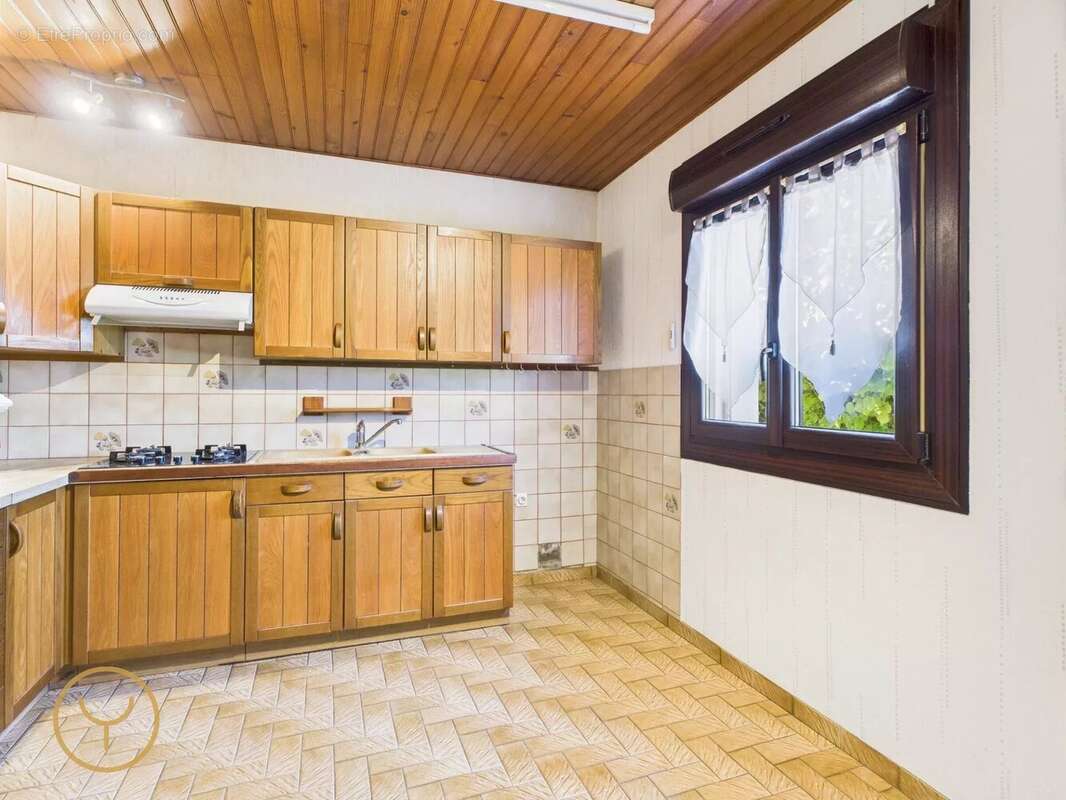 Maison à SAINT-POUANGE