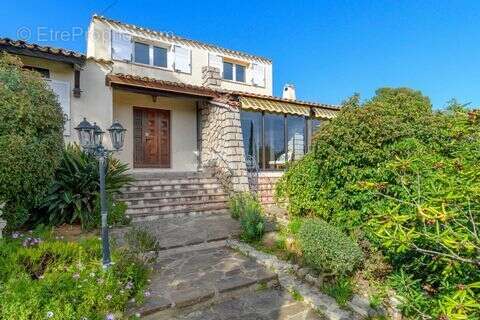 Maison à CARQUEIRANNE