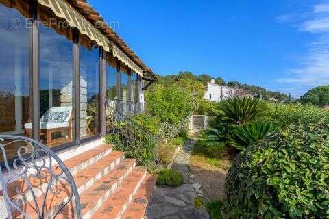 Maison à CARQUEIRANNE