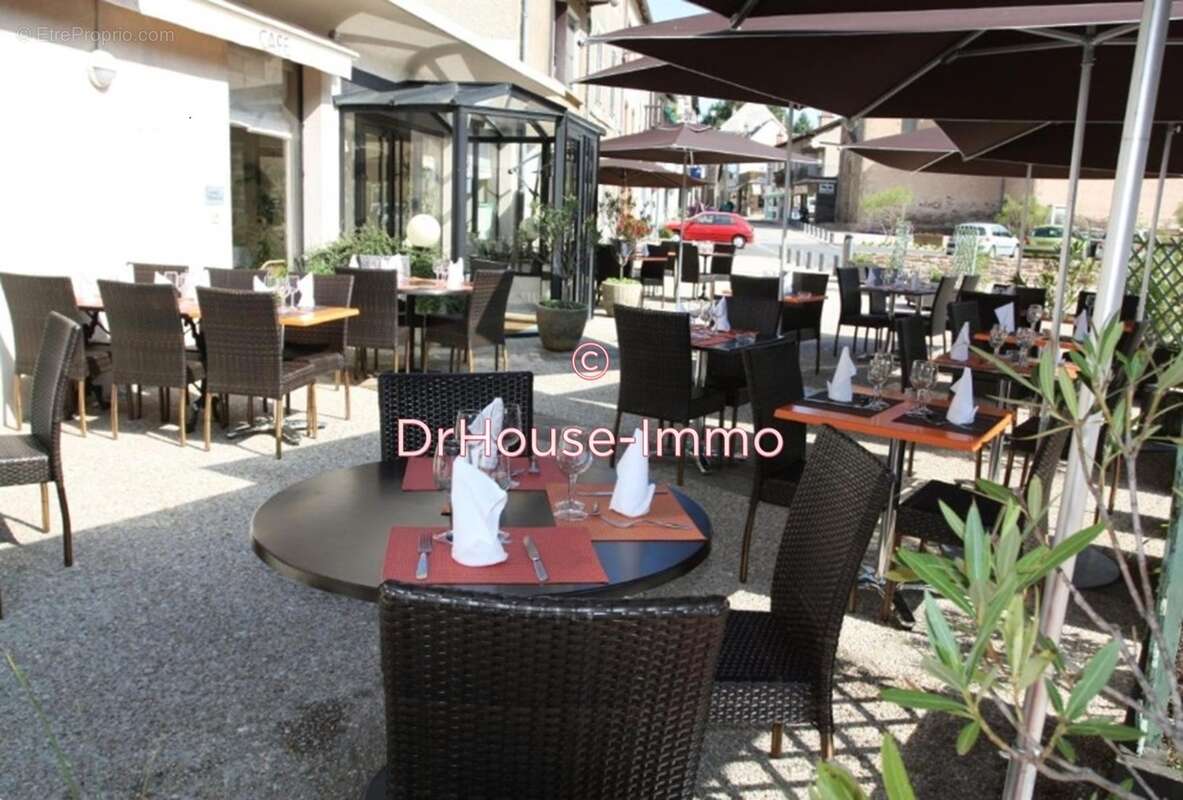 Commerce à PONT-DE-SALARS