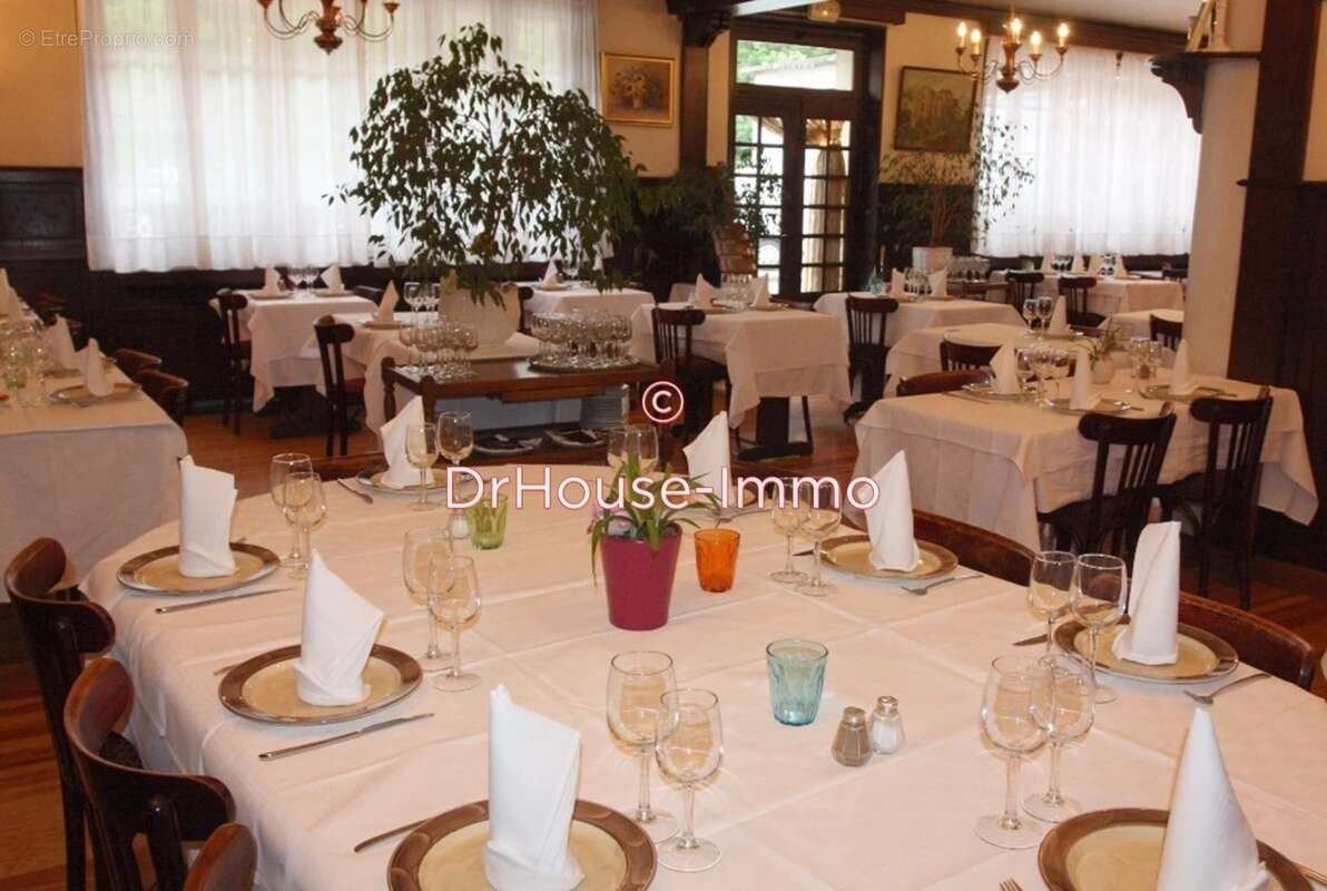 Commerce à PONT-DE-SALARS