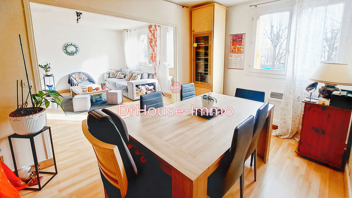 Appartement à LE PLESSIS-TREVISE