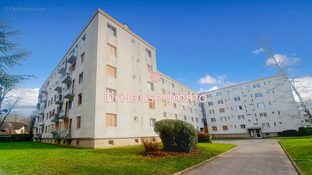 Appartement à LE PLESSIS-TREVISE