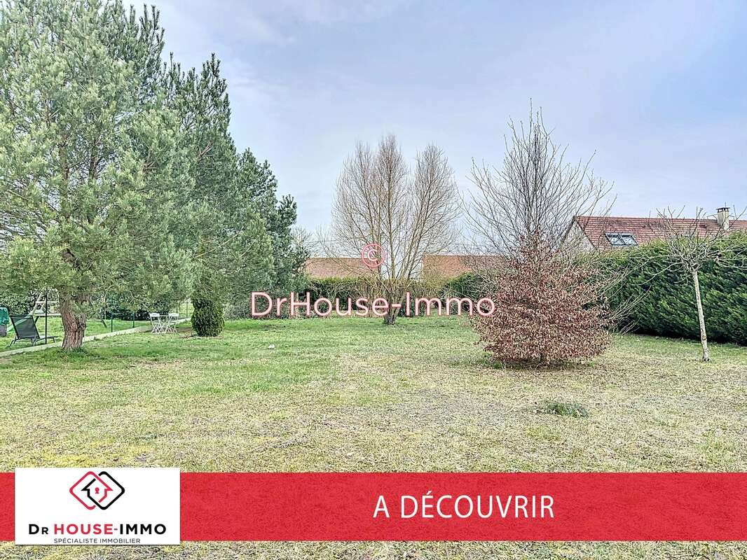 Terrain à COURCELLES-DE-TOURAINE