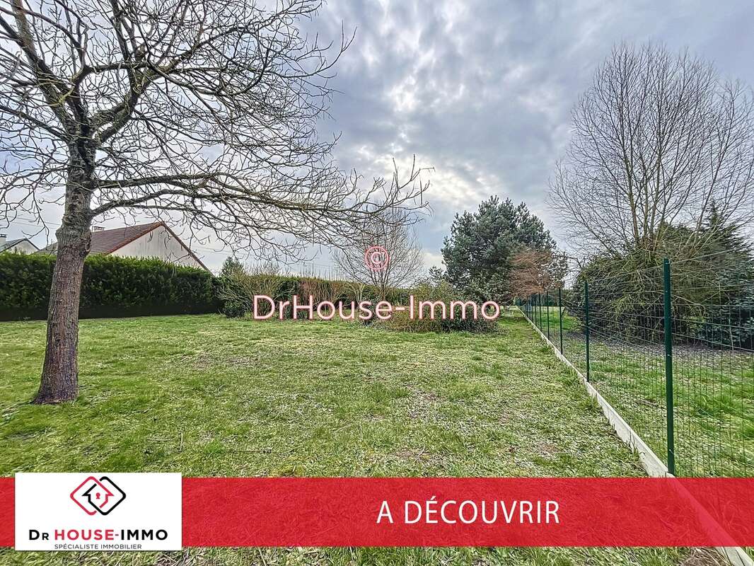 Terrain à COURCELLES-DE-TOURAINE