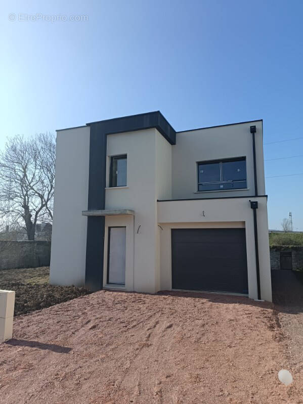 Maison à COLOMBELLES