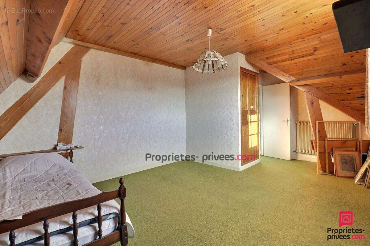 Maison à SAINTE-GENEVIEVE-DES-BOIS