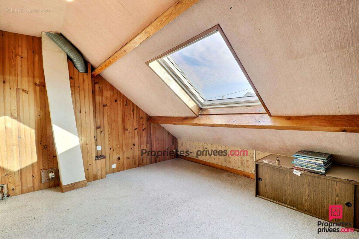 Maison à SAINTE-GENEVIEVE-DES-BOIS