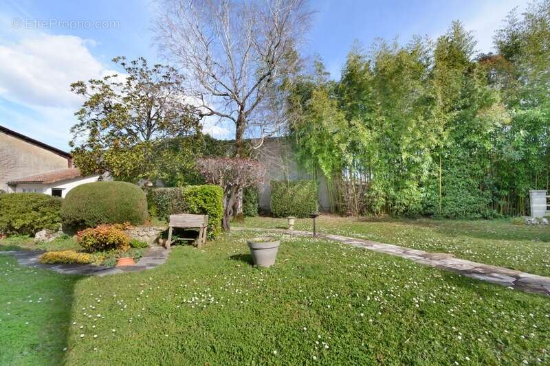 Maison à LA COURONNE