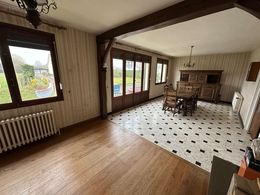 Maison à MONCHY-SUR-EU