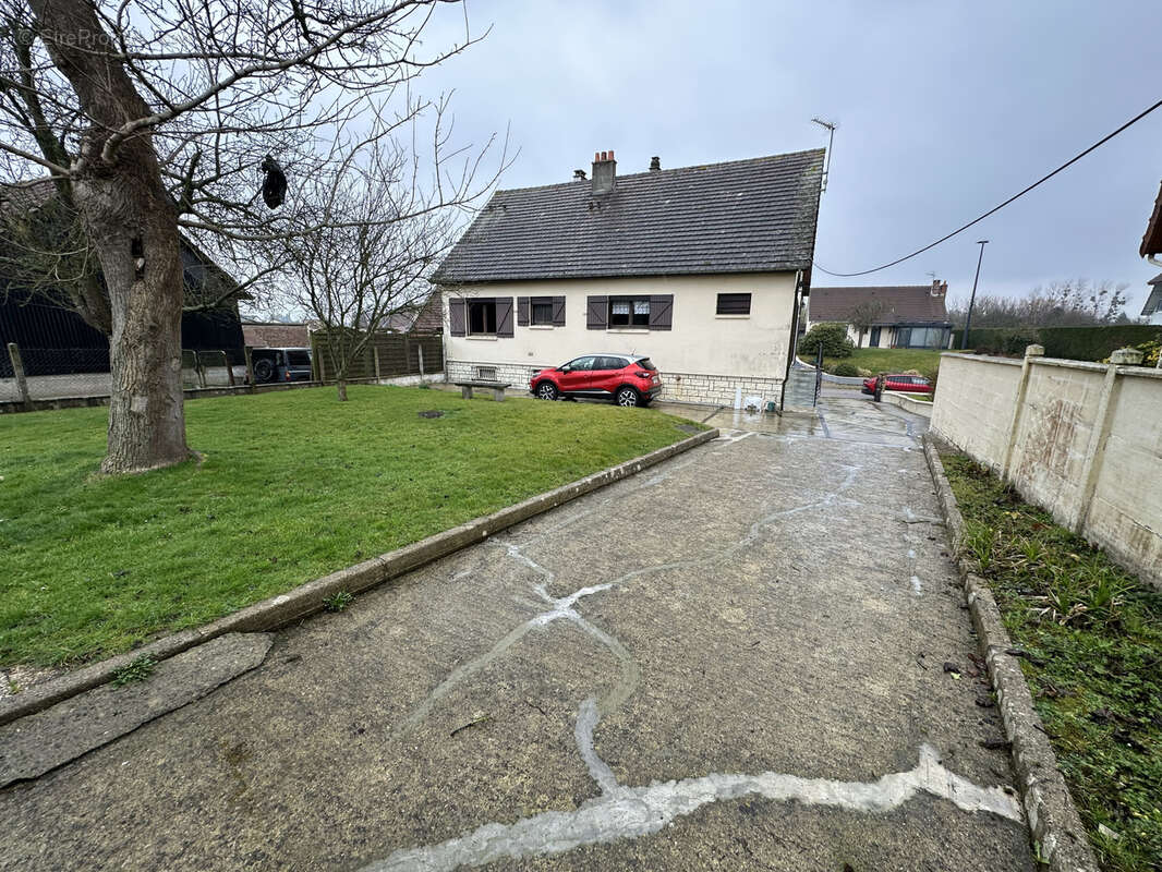 Maison à MONCHY-SUR-EU