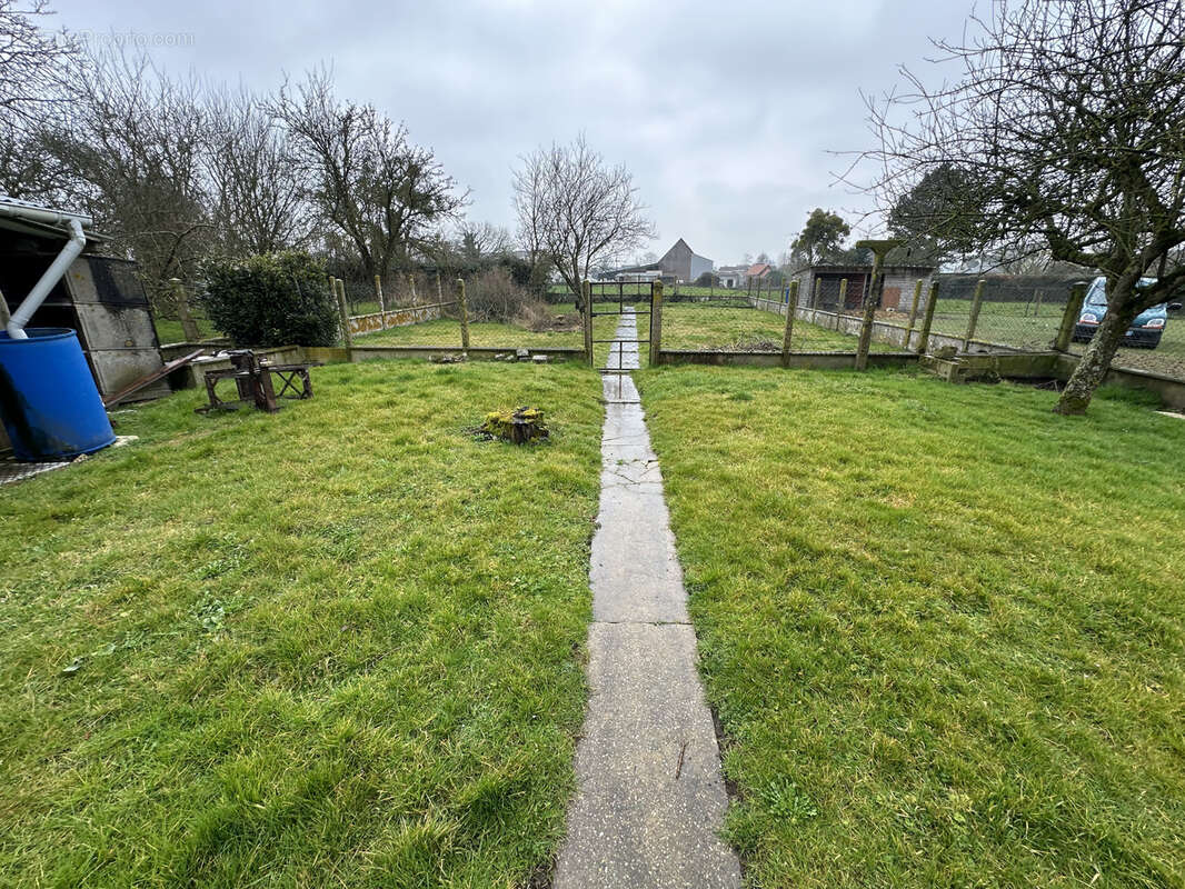 Maison à MONCHY-SUR-EU