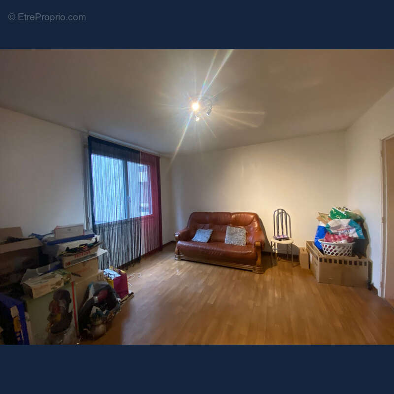 Appartement à ONET-LE-CHATEAU