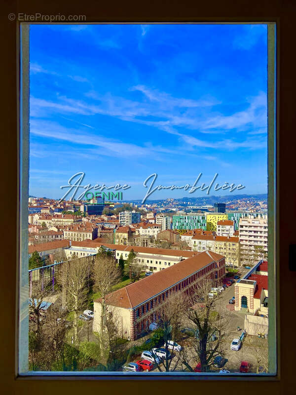 Appartement à SAINT-ETIENNE