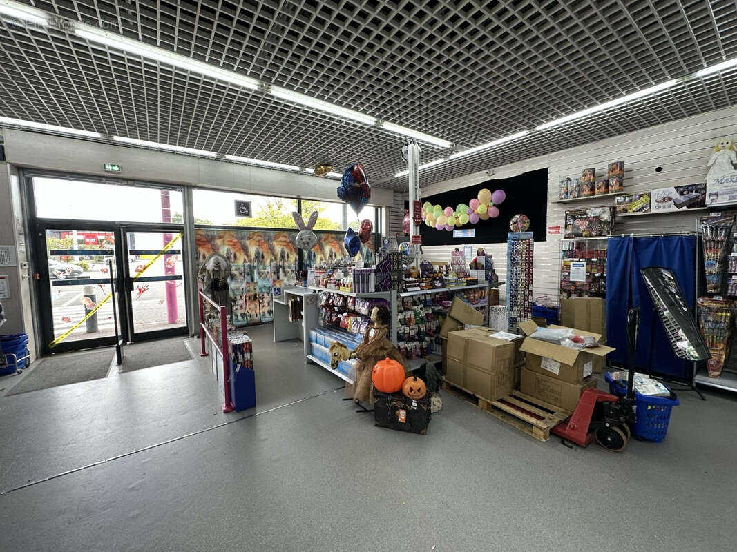 Commerce à LYS-LEZ-LANNOY