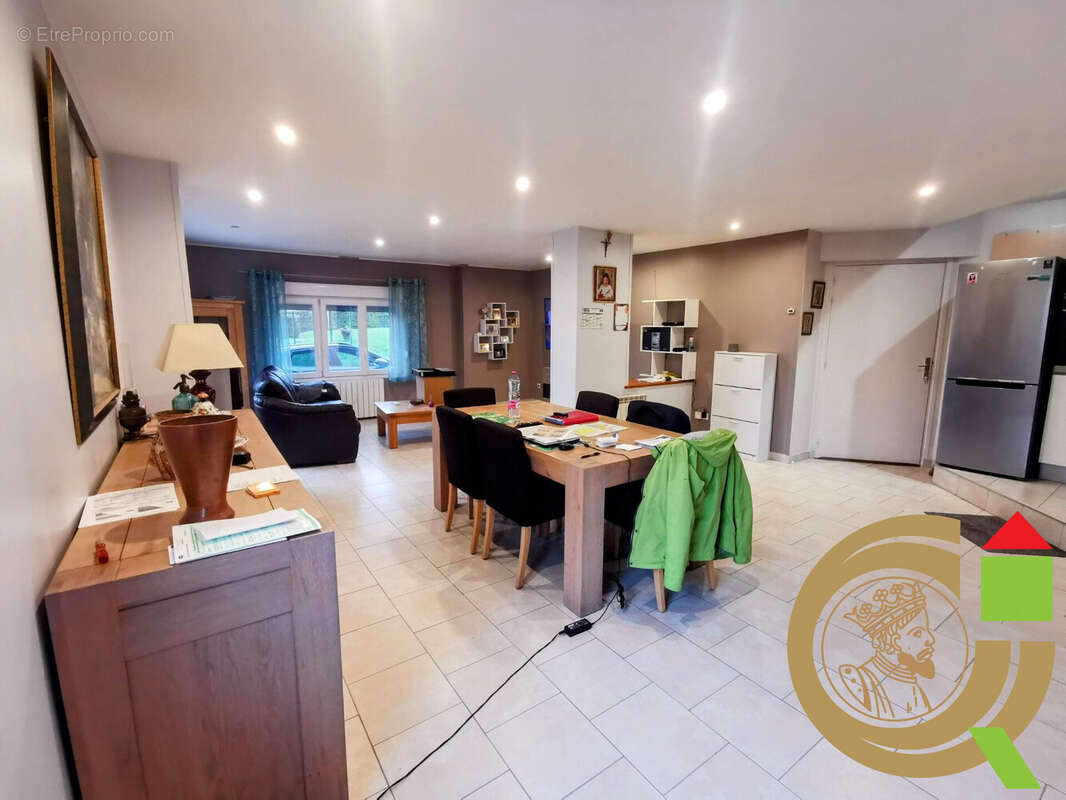 Appartement à CROIX-EN-TERNOIS