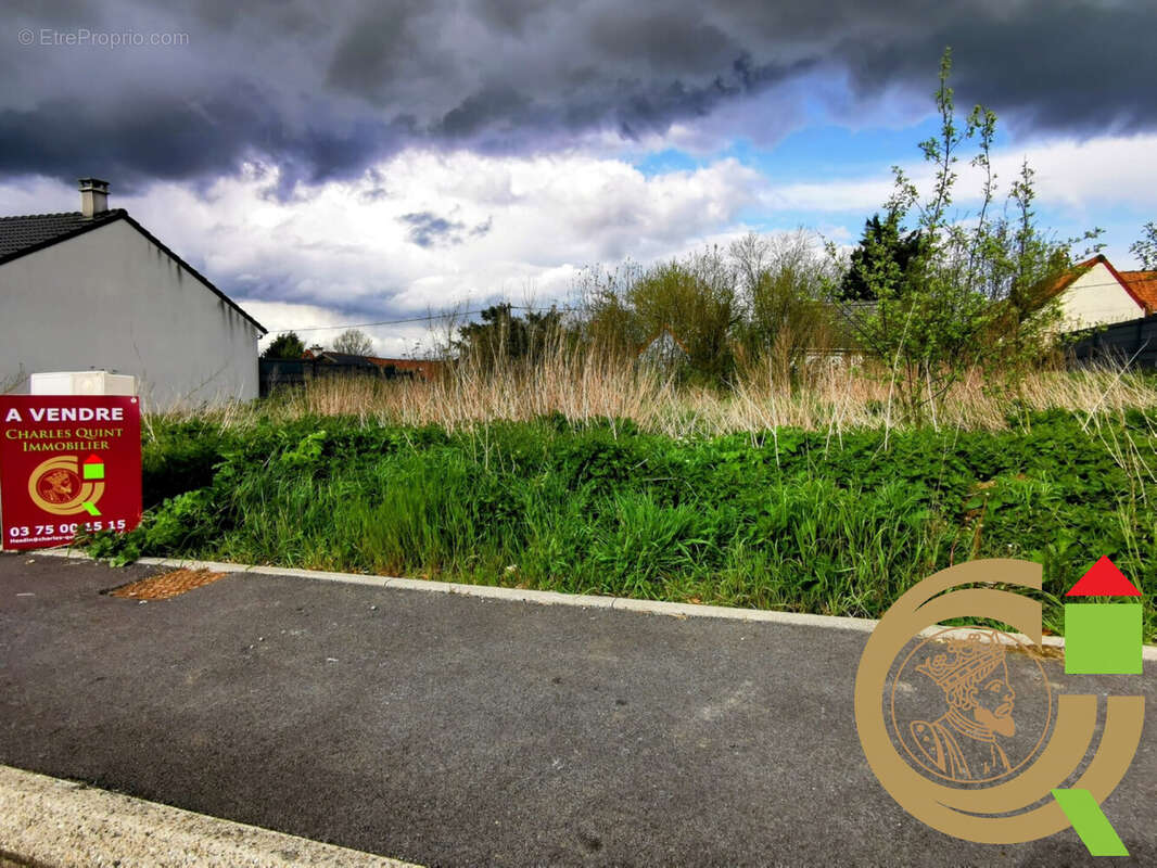 Terrain à LE PARCQ