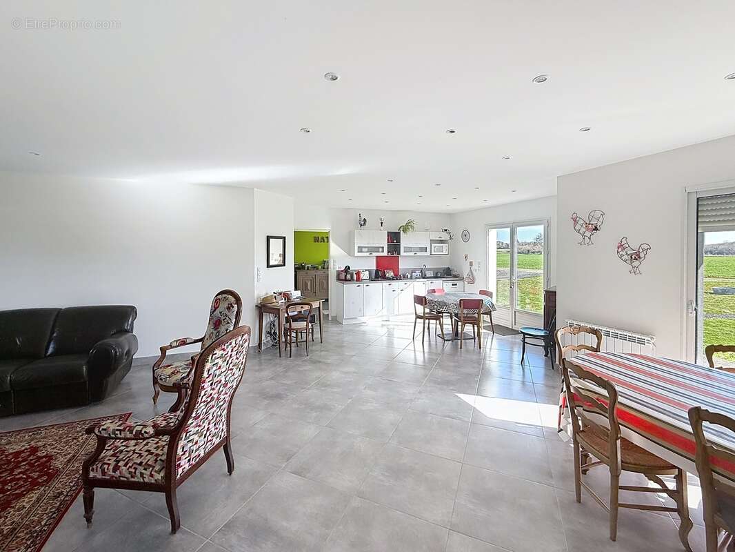 Maison à SAINT-PROJET-SAINT-CONSTANT