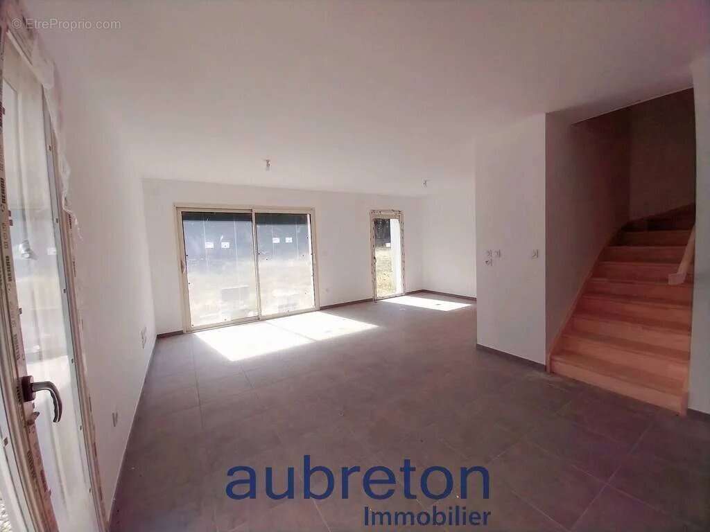 Maison à COGNIN-LES-GORGES