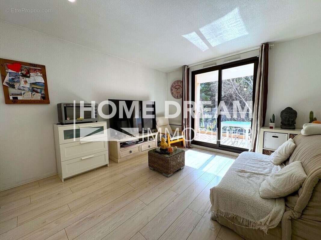 Appartement à SIX-FOURS-LES-PLAGES