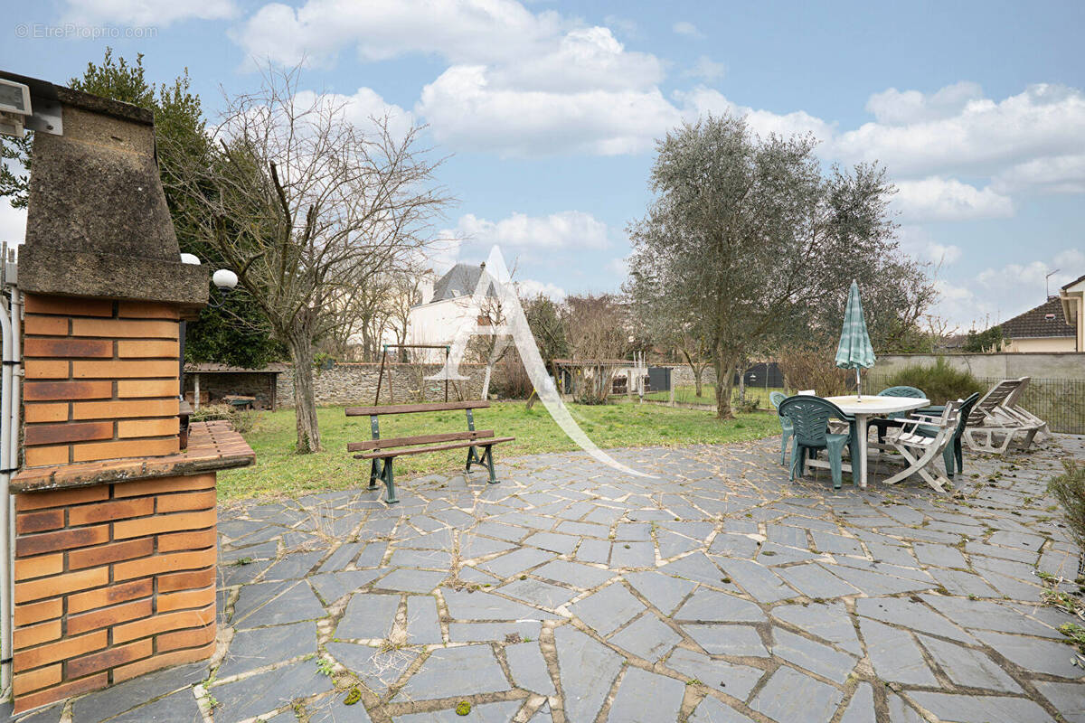 Maison à LIMEIL-BREVANNES