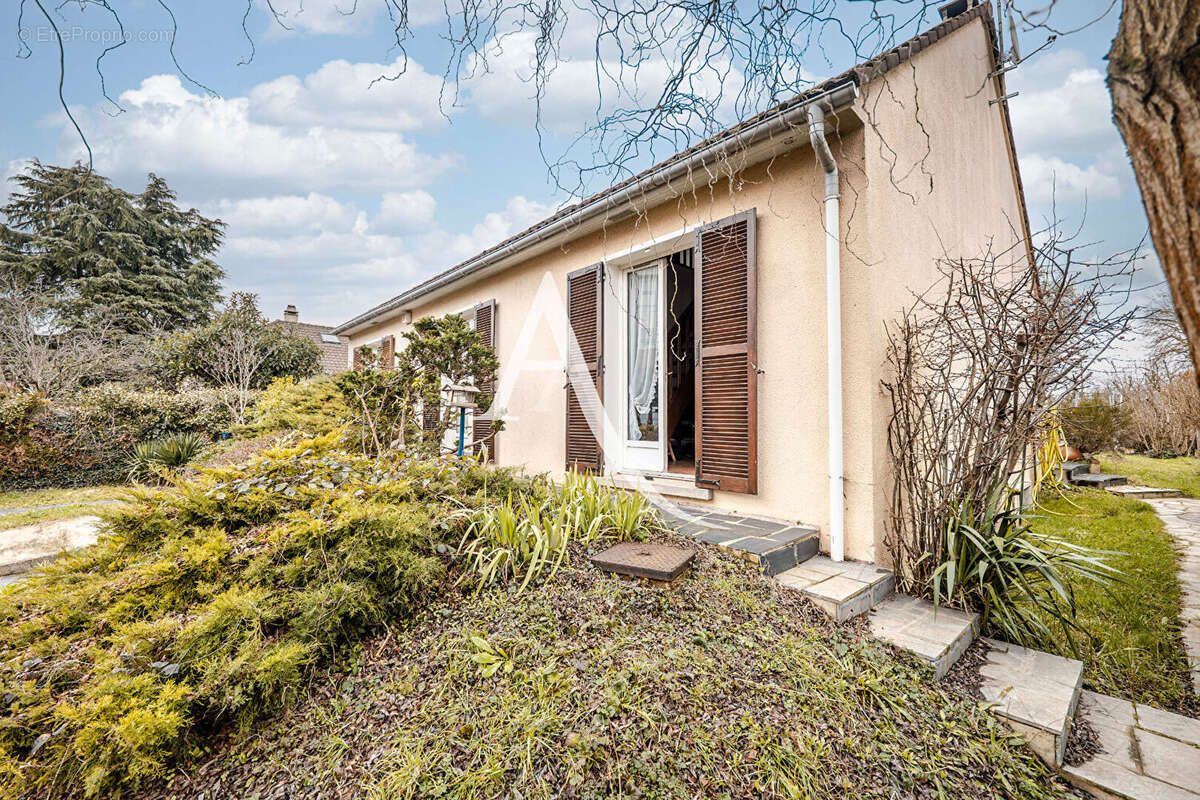 Maison à LIMEIL-BREVANNES