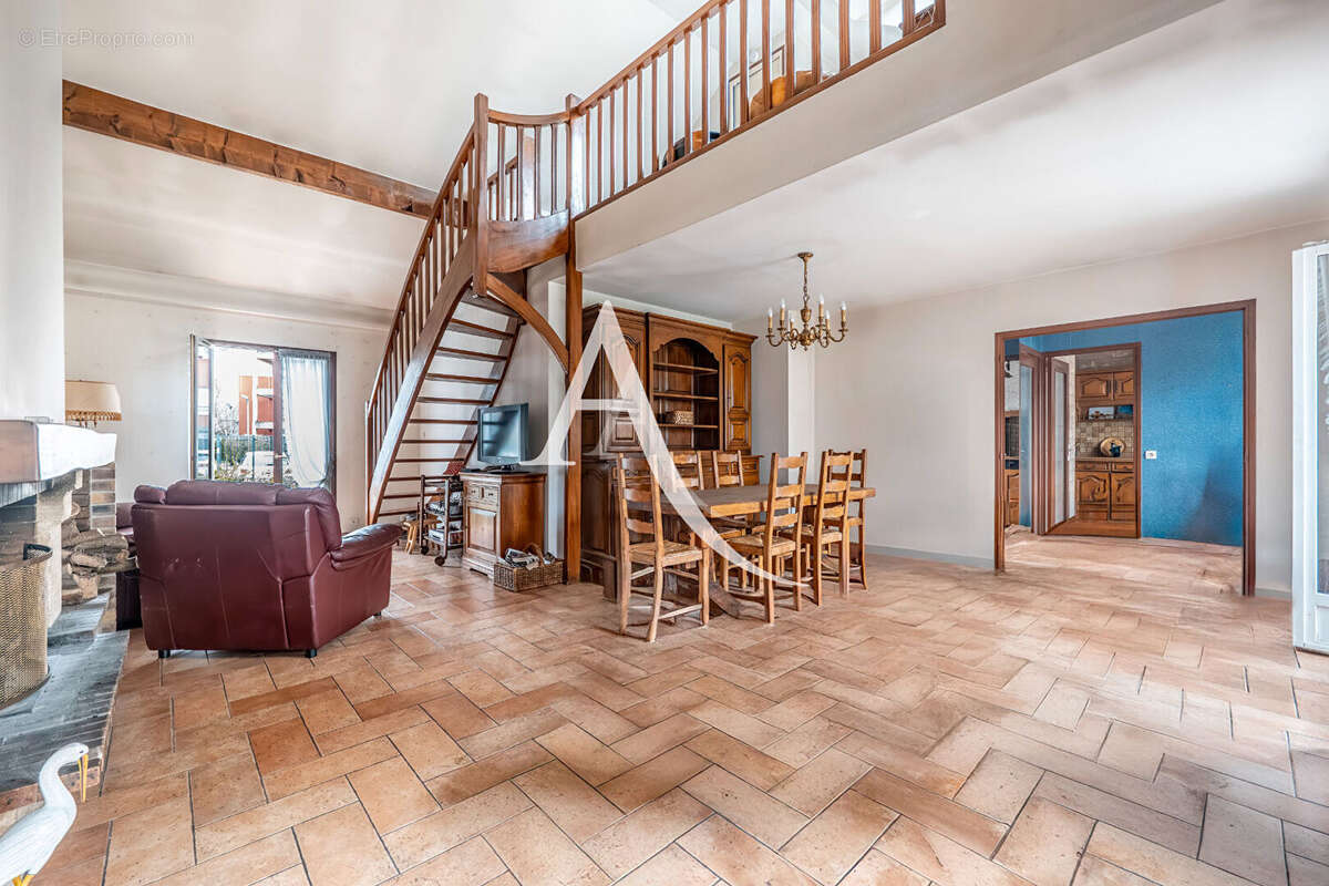 Maison à LIMEIL-BREVANNES