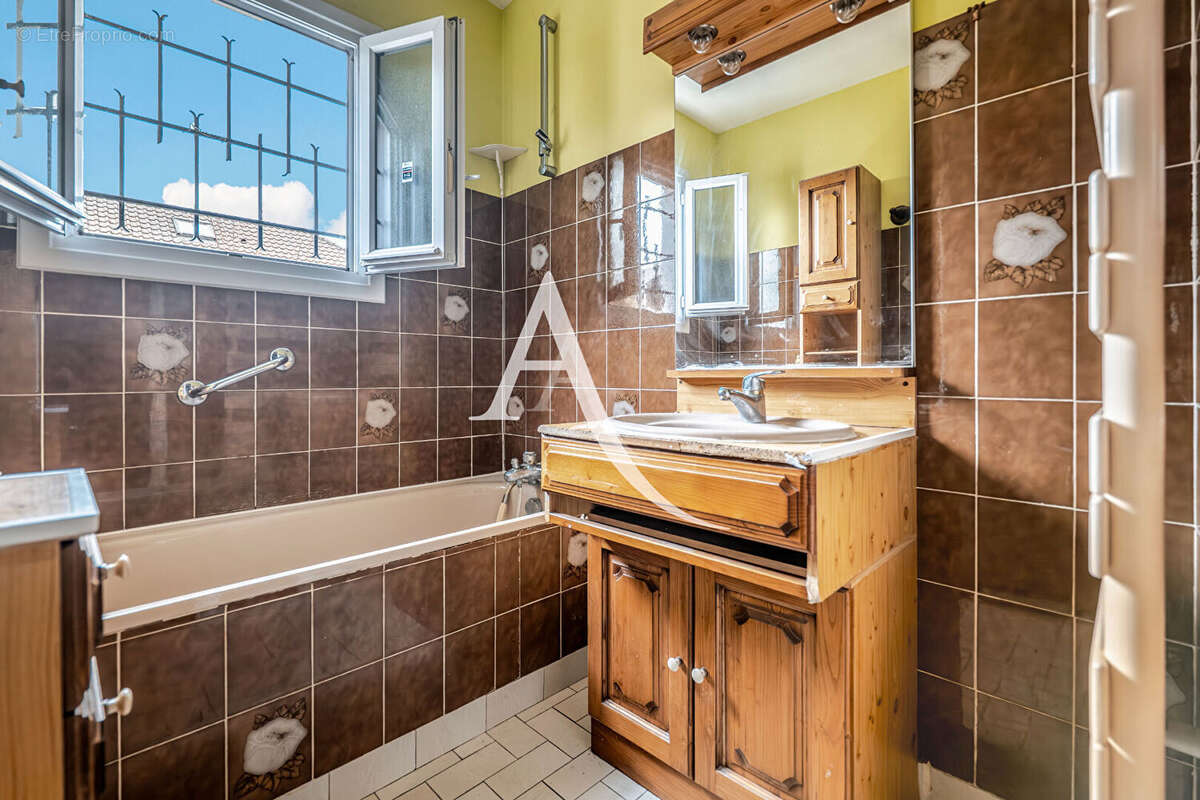 Maison à LIMEIL-BREVANNES