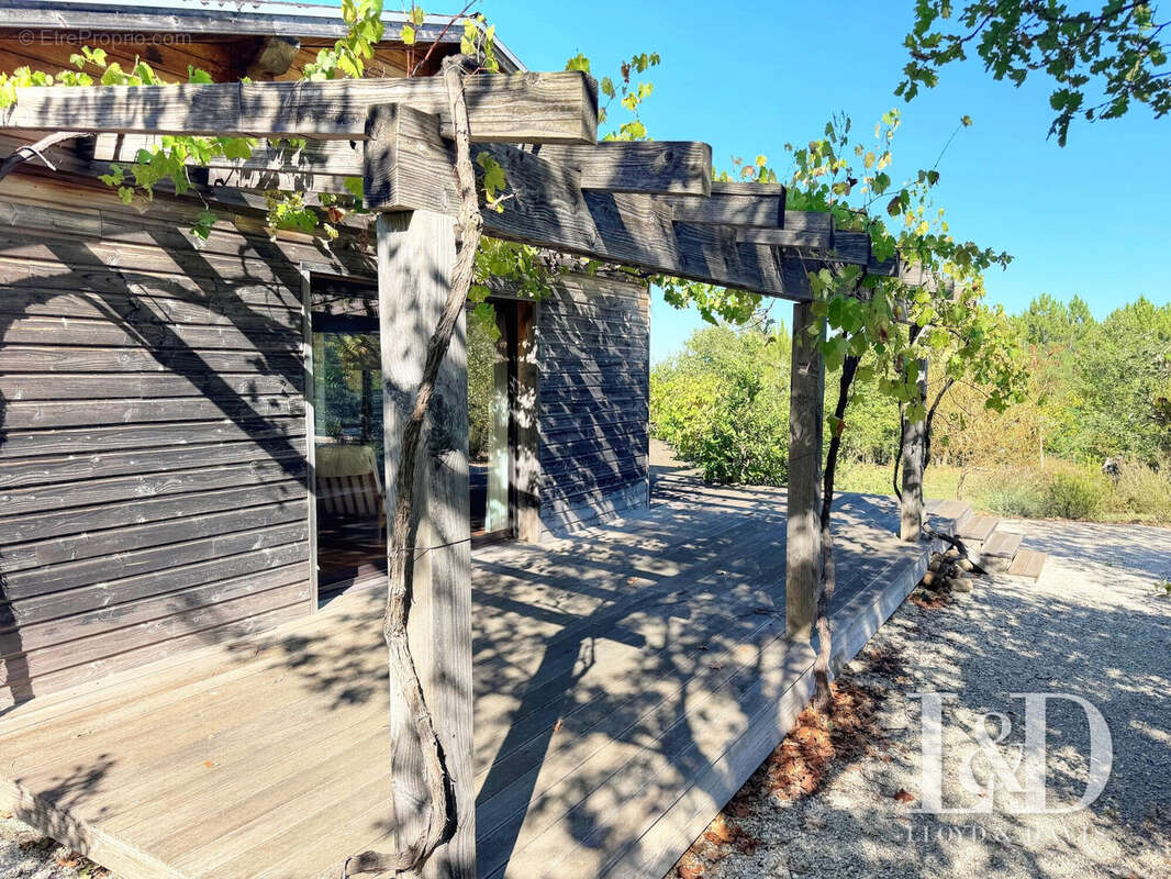 Maison à SAINT-PAUL-LE-JEUNE