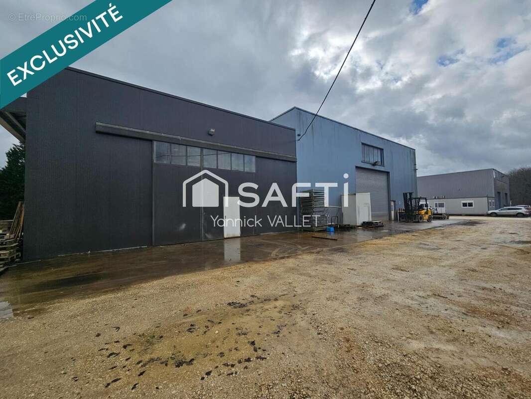 Photo 2 - Commerce à SAINT-LAURENT-DES-HOMMES