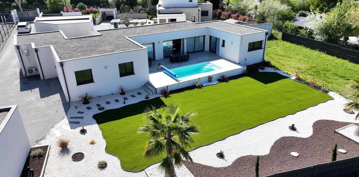 Photo 1 - Maison à MONTREAL