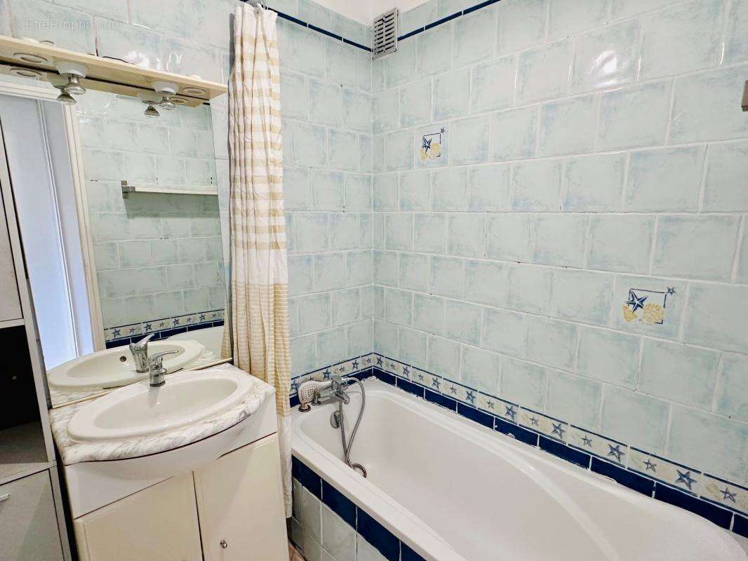 Appartement à MARSEILLE-4E