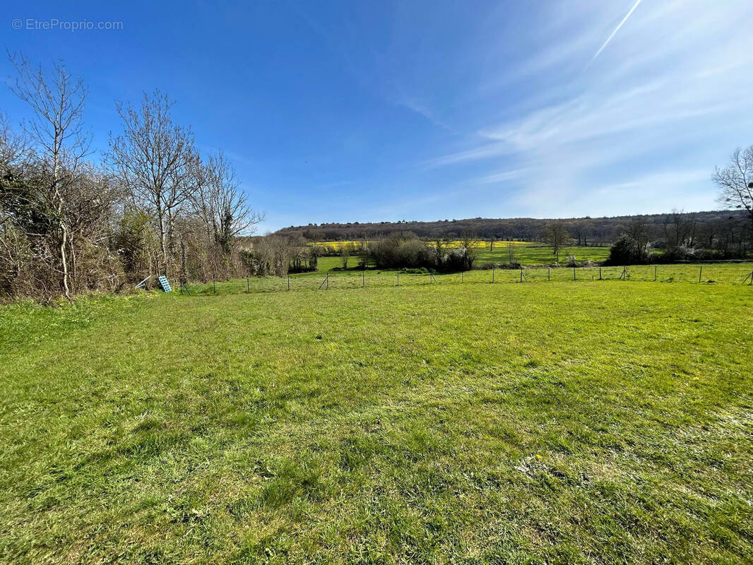 Terrain à VARENGUEBEC