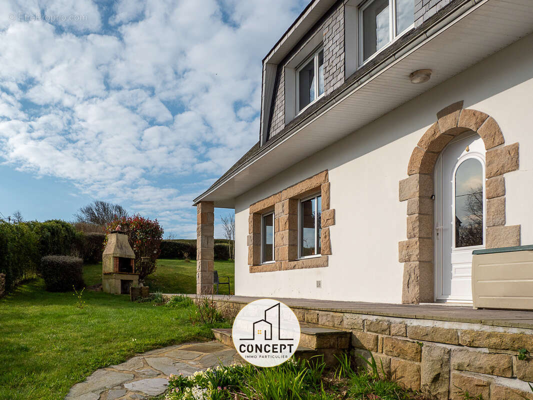 Maison à ELLIANT