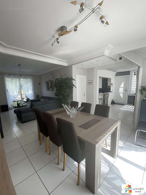 Maison à VILLECRESNES