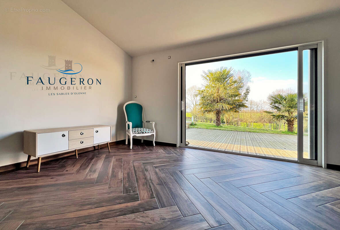 Maison à GROSBREUIL