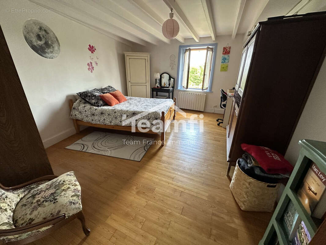 Maison à VOLLORE-VILLE