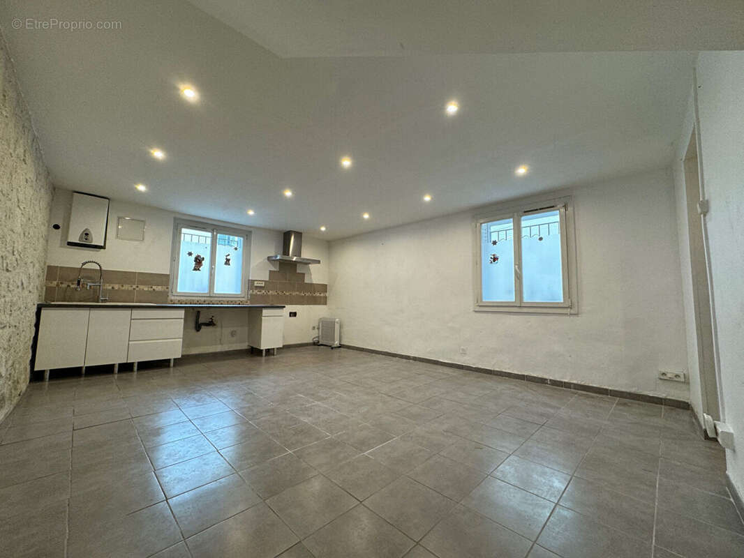 Autre à MARSEILLE-15E