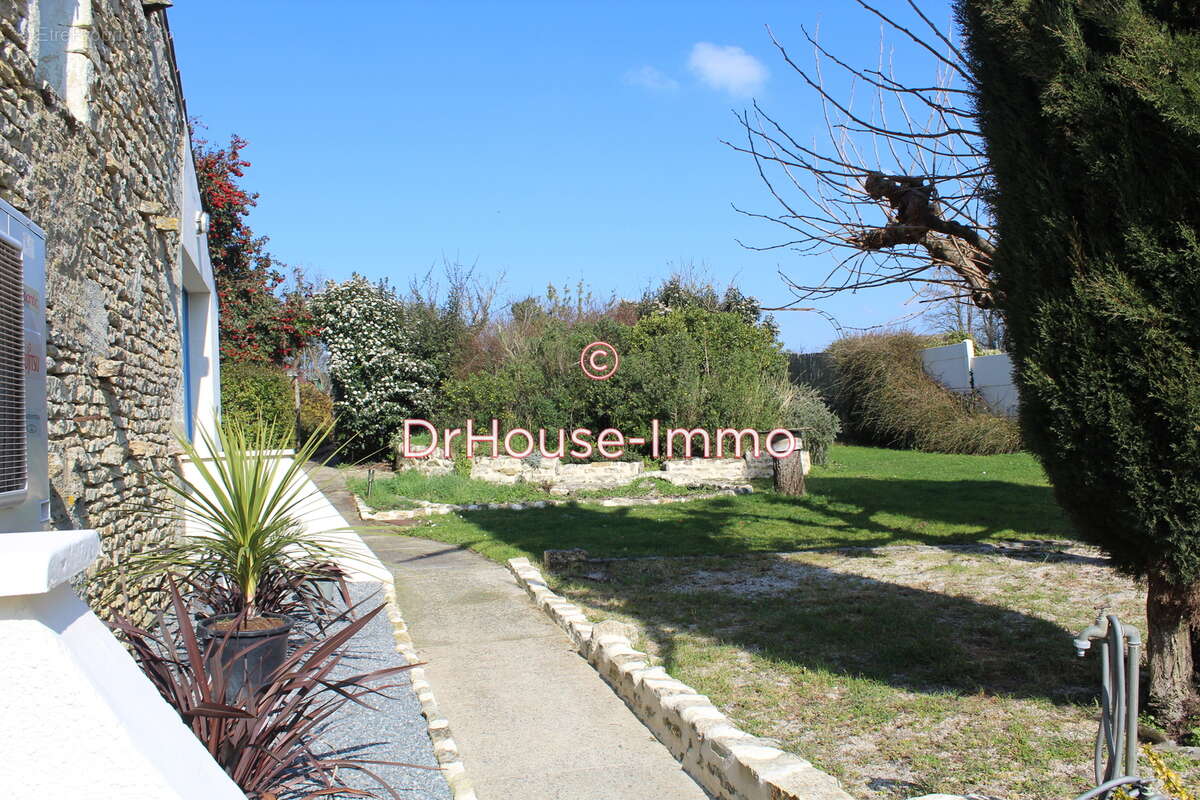 Maison à CHAILLE-LES-MARAIS
