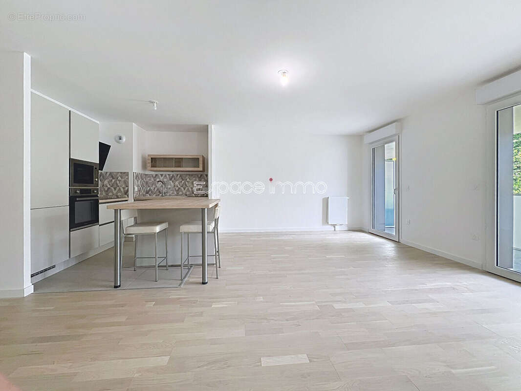 Appartement à MONT-SAINT-AIGNAN