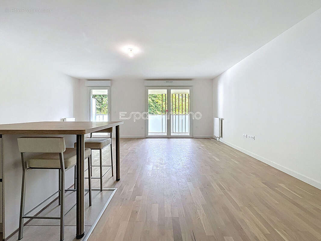 Appartement à MONT-SAINT-AIGNAN